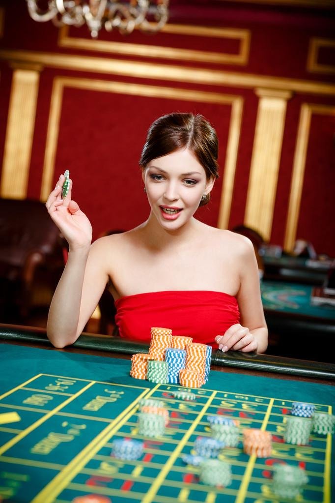 Live Casino joz129 – meja Baccarat dan Roulette dengan dealer cantik profesional dan streaming video HD